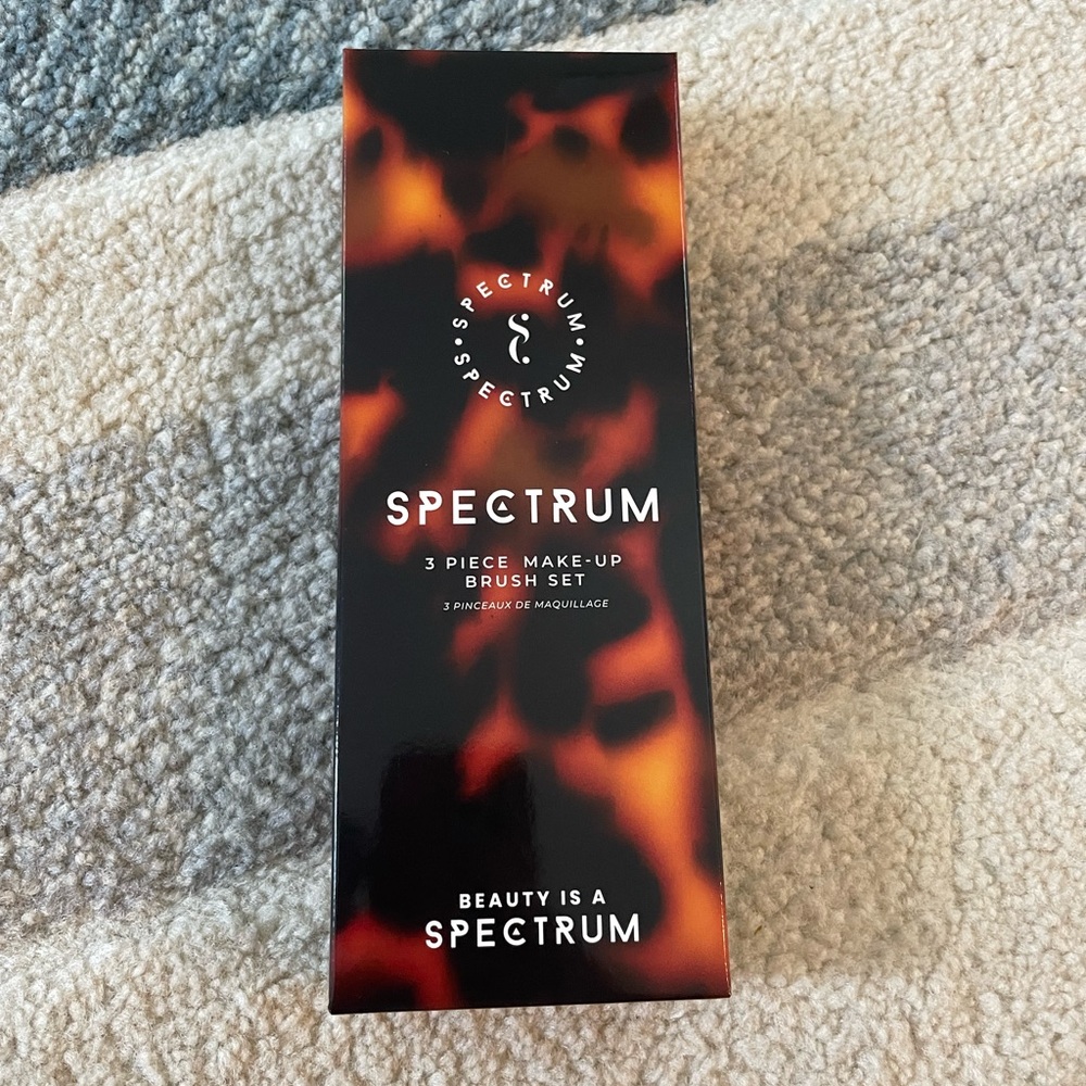 NWT Spectrum 3 Piece Makeup Brush Set
